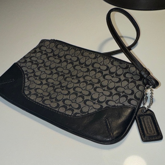 Coach Black and Gray Signature Wristlet - Picture 5 of 5